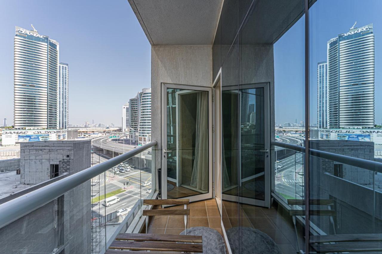 Higuests - Spacious Studio With City Views Near Dubai Mall Bagian luar foto